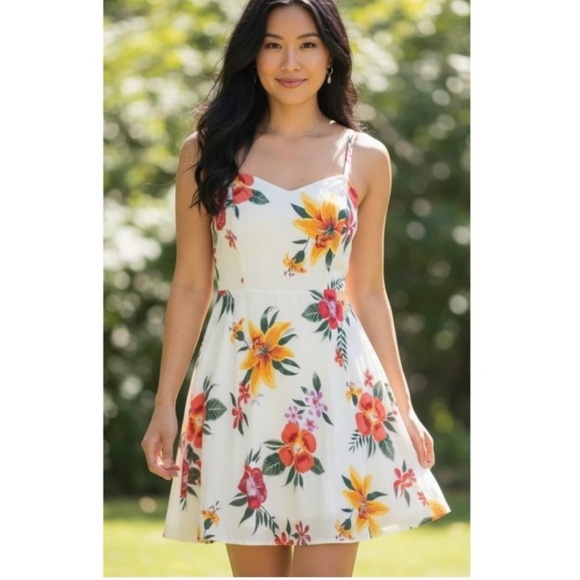 Old Navy Dresses & Skirts - Old Navy Thin Straps White Floral Mini Dress